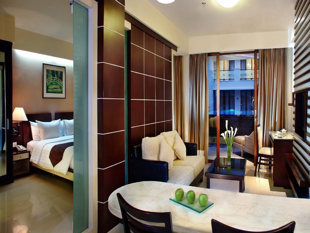 Aston Kuta Hotel And Residence Екстер'єр фото